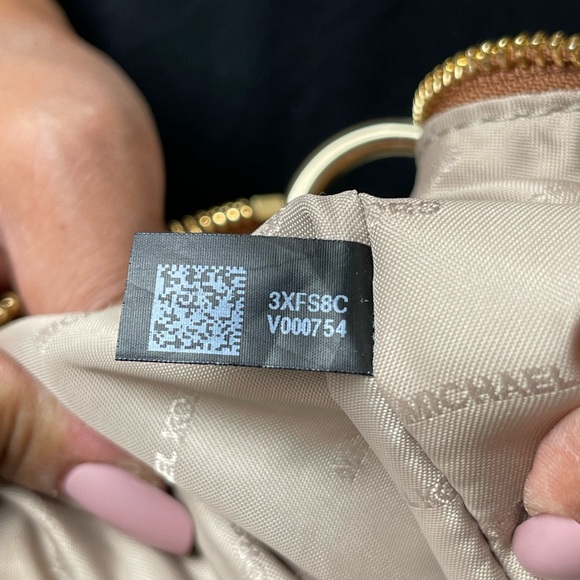 Michael Kors Lupita Large Hobo Leather - Picture 5 of 8